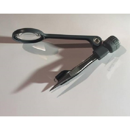 Forceps, with led light and magnifier